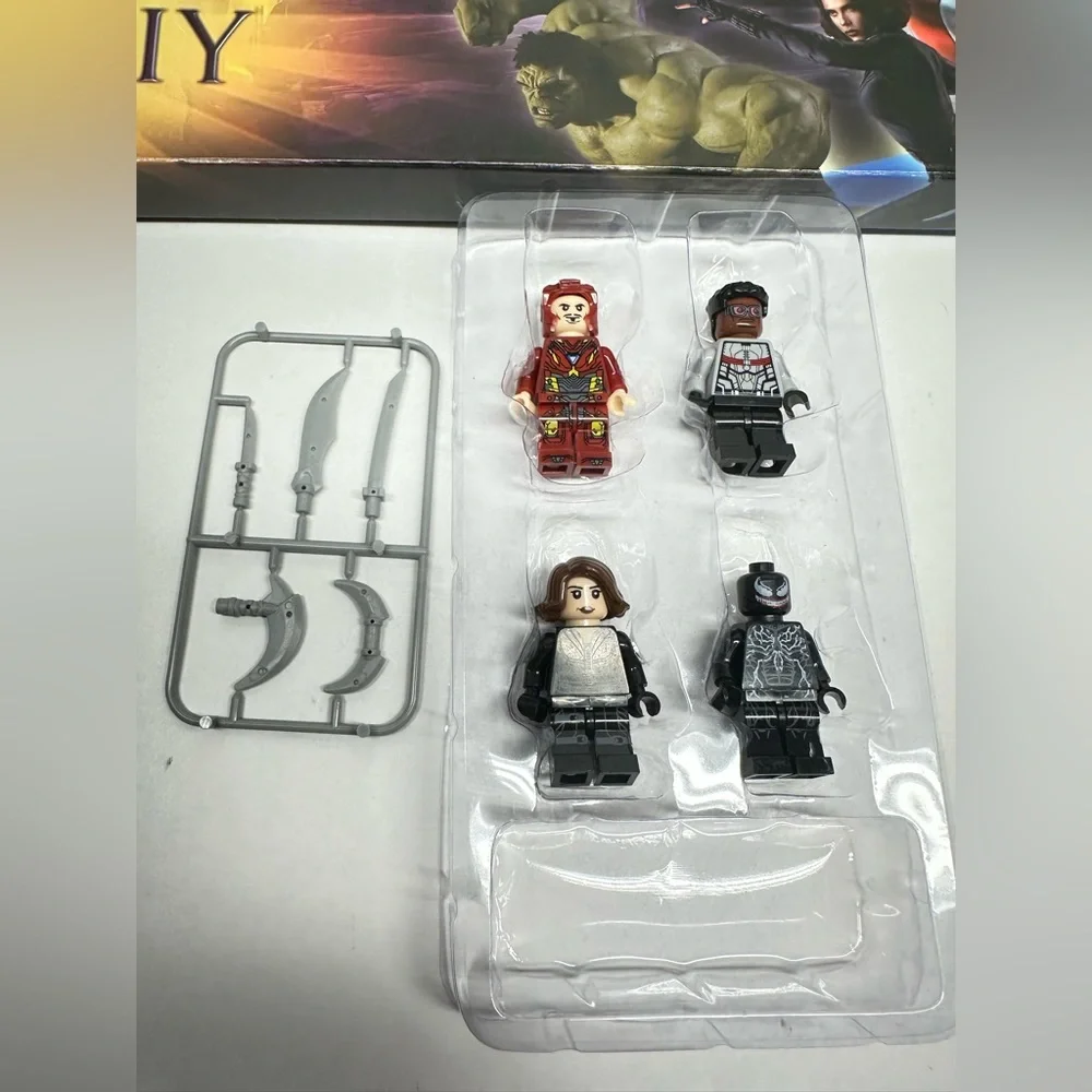 Avengers Action Figures + Accessories Building Blocks Brick Mini Figure 24+ Pcs - Picture 7 of 7